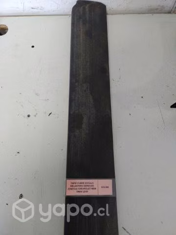 Tapiz Cubre Zocalo Delantero Derecho (CND122) Chv