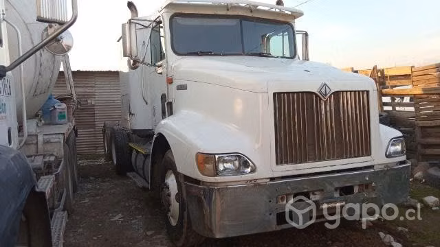 Tracto camión internacional modelo 9200 año 2001