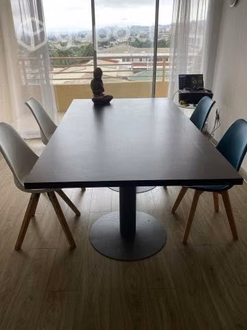 Mesa de Reunion sin sillas - Imagen 2