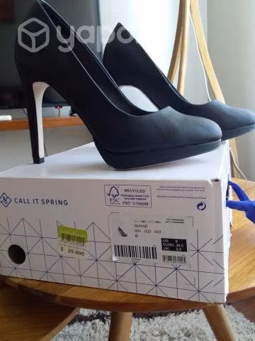 Zapatos negros de taco