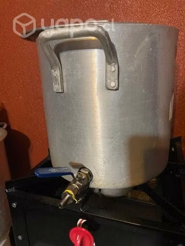 Fondo 20 litros aprox Aluminio con llave cobre 1/2
