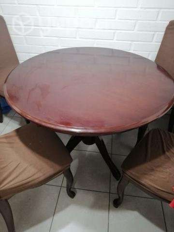 Comedor de madera 4 sillas impecable - Imagen 4