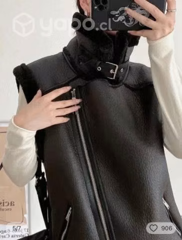 Chaqueta cuero sin mangas con chiporro
