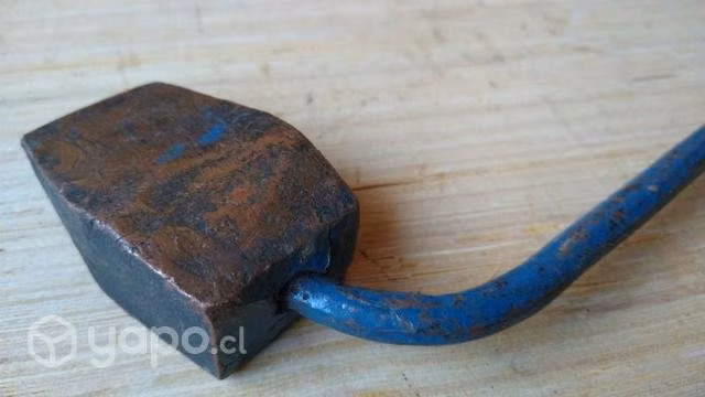 Antigua piesa de cobre y fierro para soldar.adorno