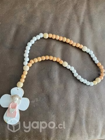 Rosario de madera en colores pastel