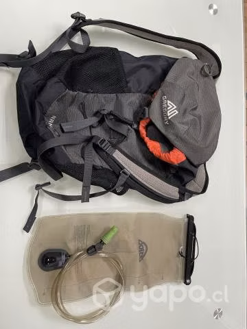 Mochila Gregory 16Lt + Bolsa de hidratación de 2Lt