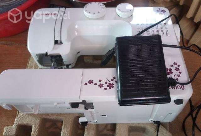 Maquina de coser marca janome - Imagen 3