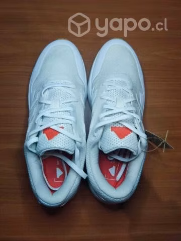 Zapatillas Adidas 8.5 US - Imagen 2