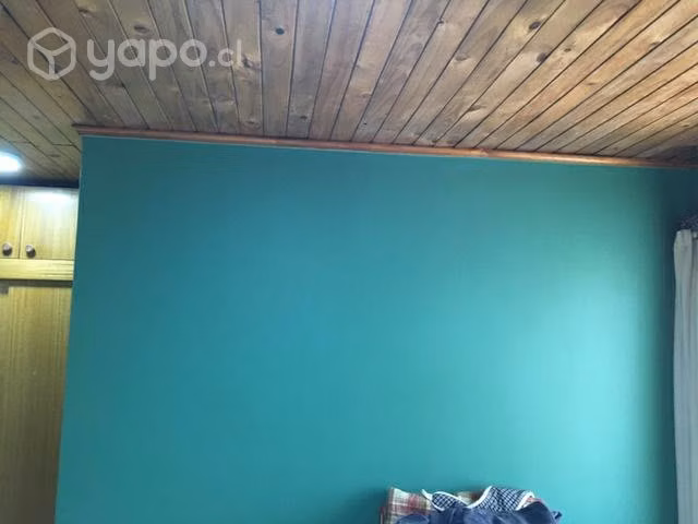 Dormitorio amplio, excelente ubicación muy cerca