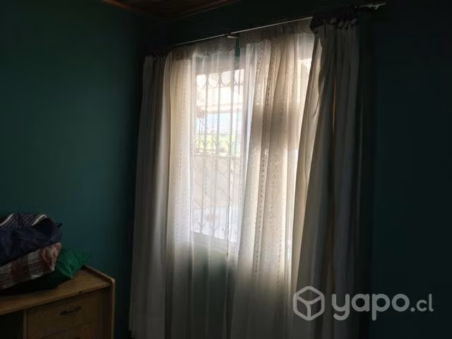 Dormitorio amplio, excelente ubicación muy cerca