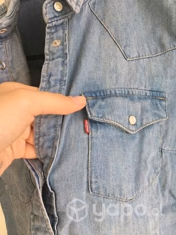 Camisa Levis con etiqueta