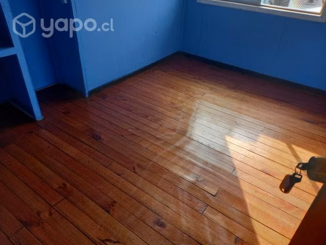 Ven casa rodeada de comercios
