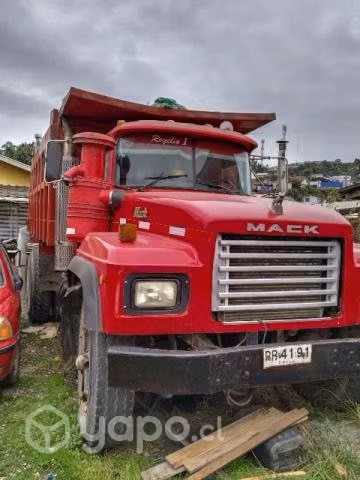 Mack RD 688
