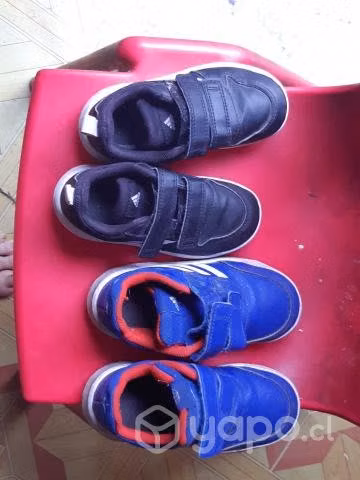 Zapatillas y bototo de niños en buen estado