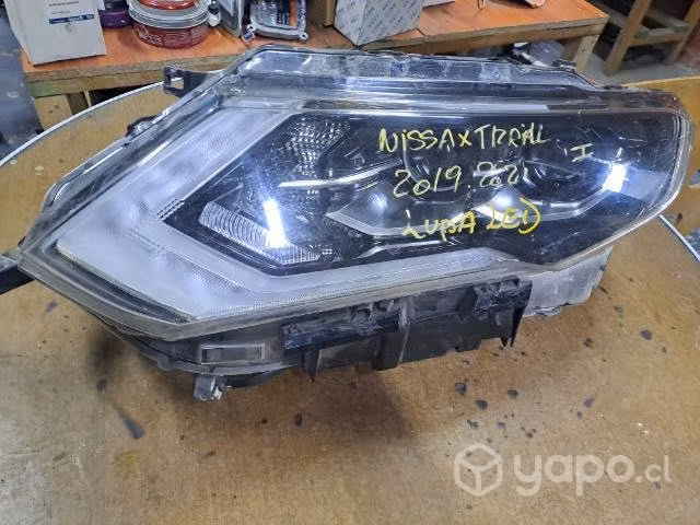Óptico izquierdo Nissan xtrail 2020.2023