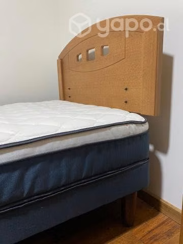 Cama de 1.5 plaza con colchón y respaldo