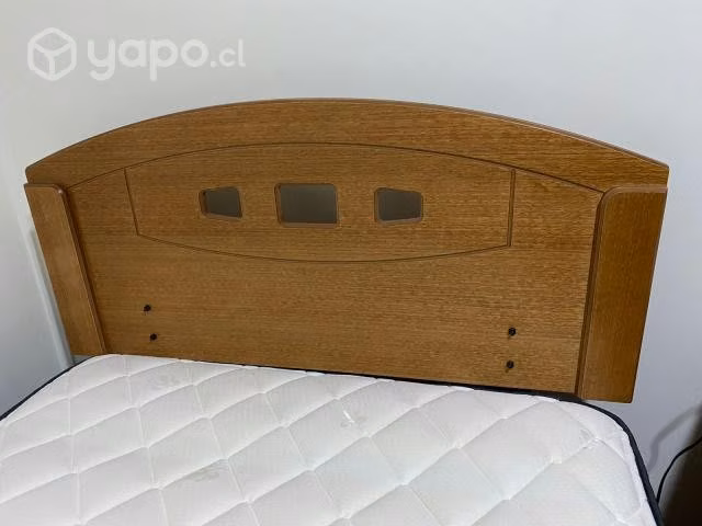 Cama de 1.5 plaza con colchón y respaldo