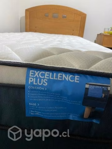 Cama de 1.5 plaza con colchón y respaldo