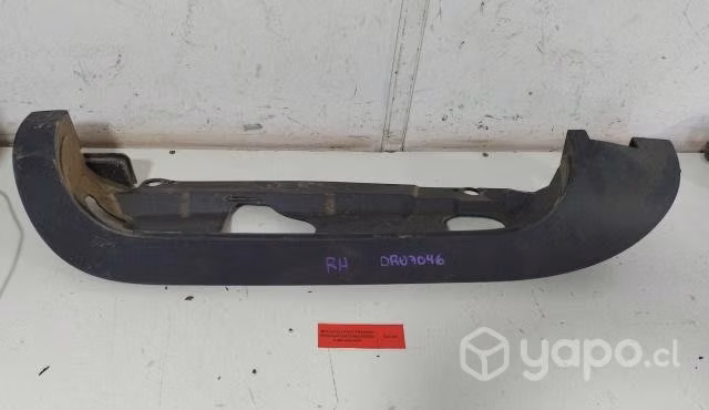 Moldura Farol Trasero Derecho (DRV7046) Dodge Ram