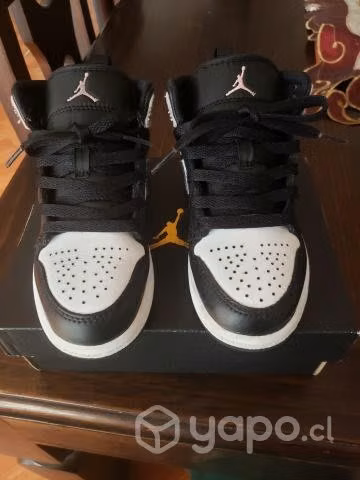 Jordan 1 mid