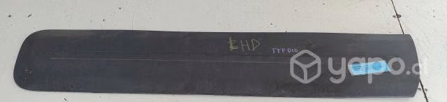 Moldura Central Exterior Delantera Izq (FFF010)
