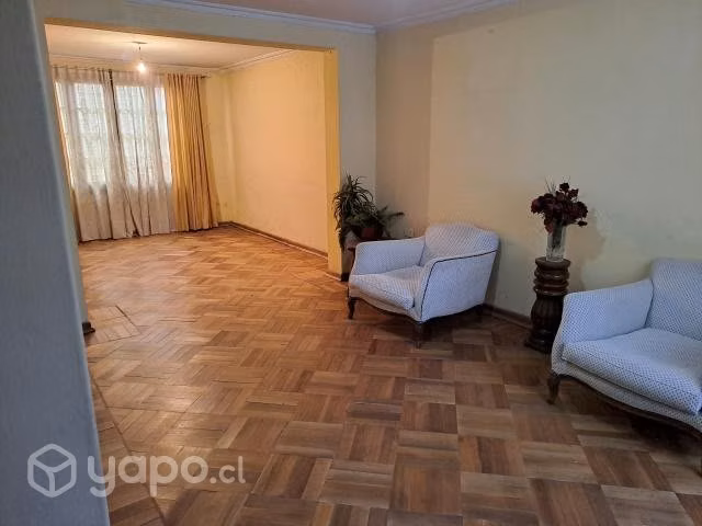 Casa comercial, plena avenida - Imagen 2