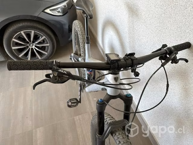 BICICLETA MTB TREK FUEL EX 9.8 Carbono