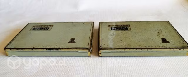 Dos Cajas de Cigarrillos CAPSTAN, metálicas, vacía