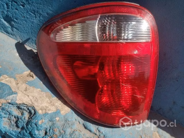 Foco trasero izq Chrysler Caravan 2001-2007