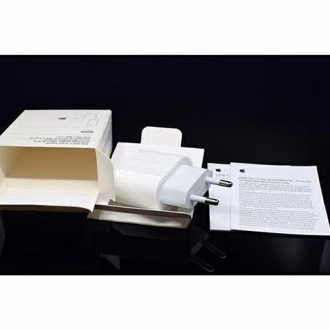 Combo Base De Carga 20w + Cable Lightning a USB-C