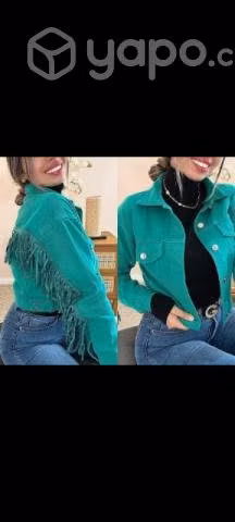 Chaqueta con vuelo verde
