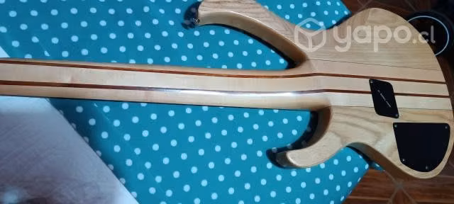 Bajo Ibanez btb 675