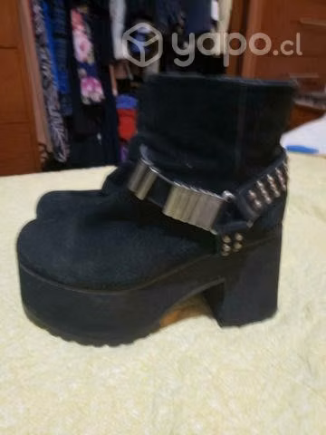 Botin Wados, plataforma y taco cuadrado, muyy cómo