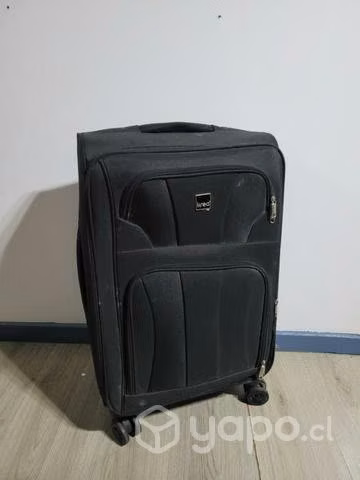 Maleta krea en perfecto estado mediana