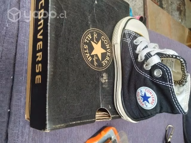 zapatos de niña y niño.