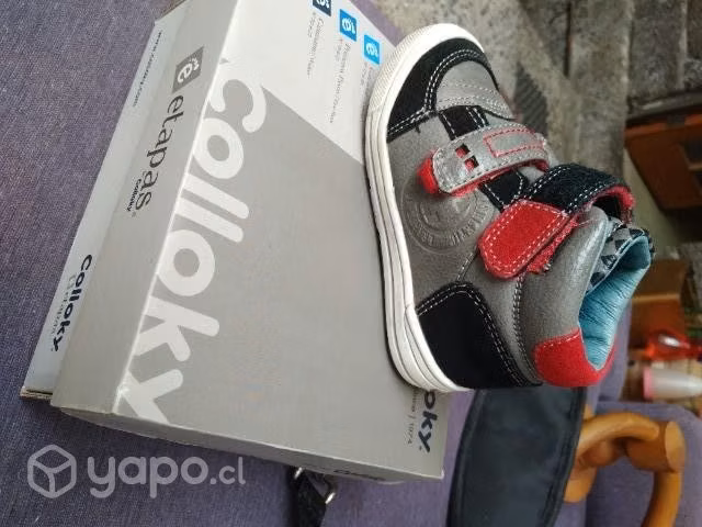 zapatos de niña y niño.