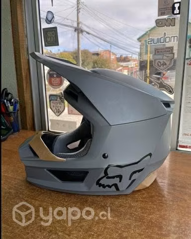 Casco Fox V1