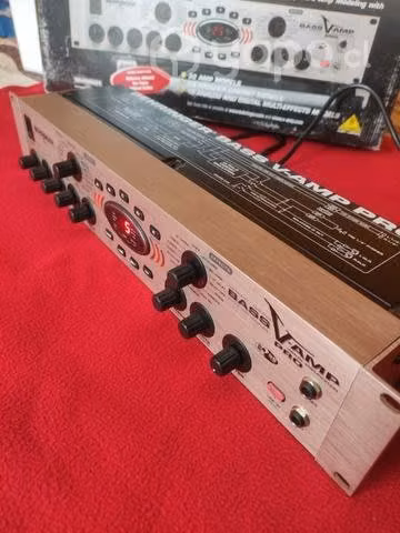 Rack Multiefecto Behringer V amp pro