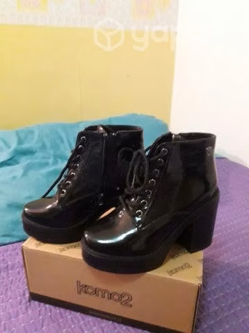 Botines charol y botas cuero 16hrs