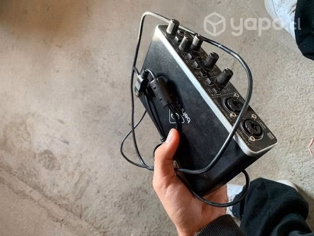 Interfaz behringer umc 204 HD