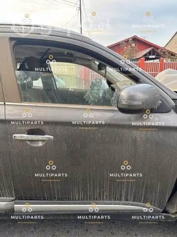 Puerta RH misubishi outlander 2018