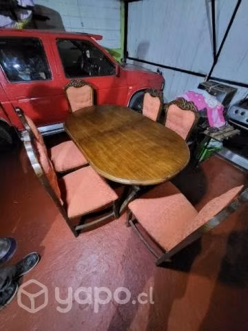 Comedor con 6 sillas tipo sitiales