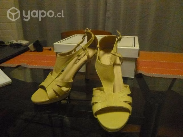 Sandalias beige