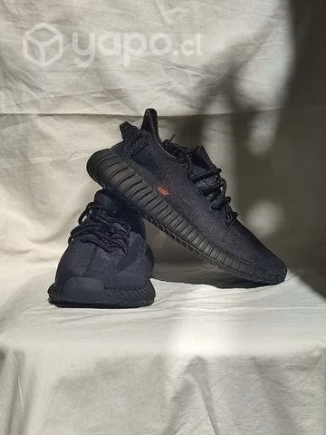 Yeezy bost v2 negras