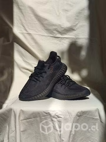 Yeezy bost v2 negras