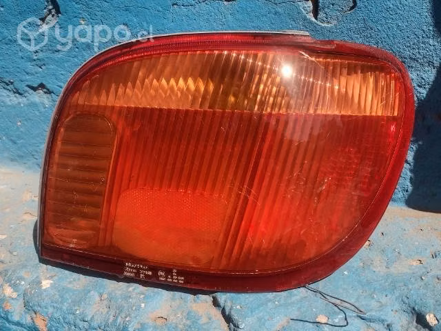 Foco trasero der Toyota Yaris Sport 2000-2003