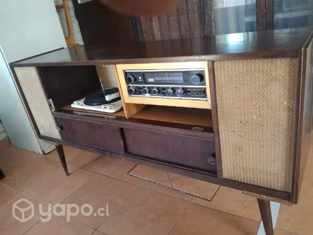 Mueble radiola antigua