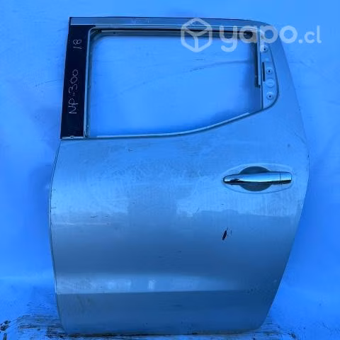 Puerta trasera izquierda Nissan Np300 2018