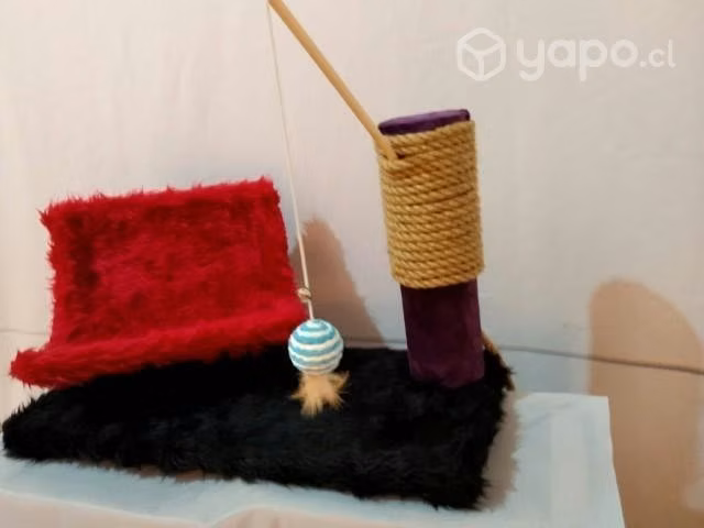 Sillón con rasguñador gatuno