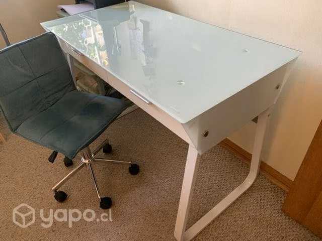 Escritorio y silla